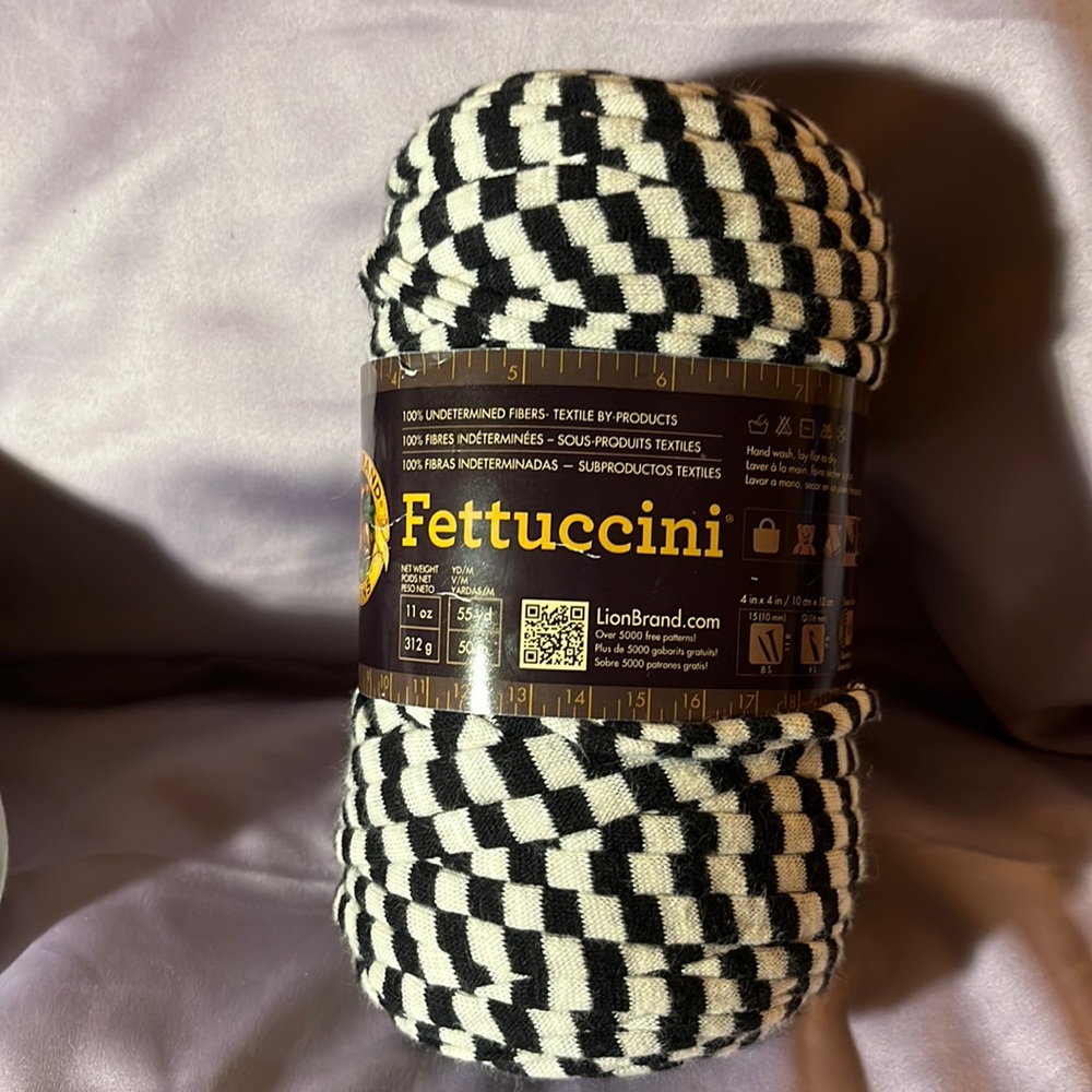 NEW!!! LION BEAND FETTUCCINI SUPER BULKY 6 YARN $18